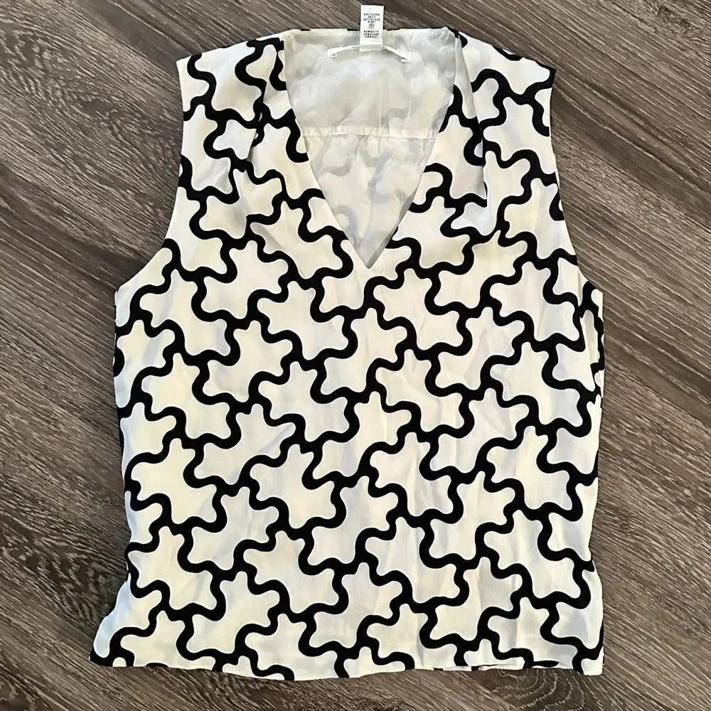 Diane Von Furstenberg Sleeveless Silk Squiggle Blouse